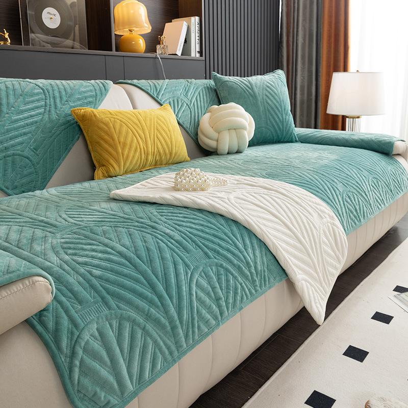 Thicken Milk Velvet Sofa Covers Non Slip Sofa Mat Winter Washable Couch Slipcovers for Living Room Solid Color Soft Sofa Towel