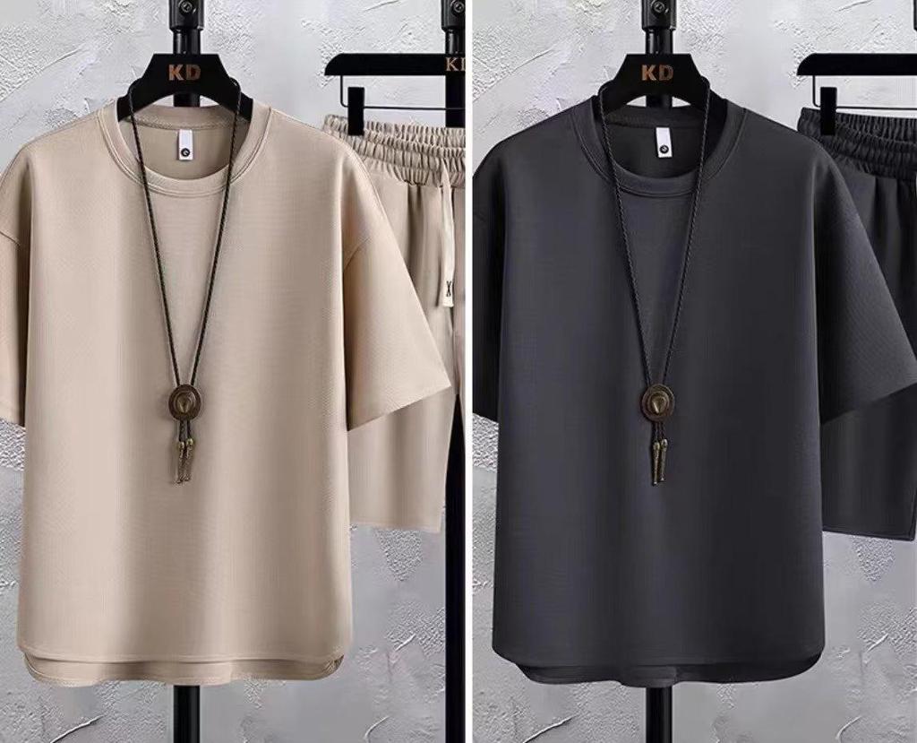 Мужской летний костюм-двойка: Футболка с круглым вырезом и дышащие шорты