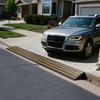 Car Driveway Rubber Curb Ramp, 15 Tons Load Capacity, 66 mm Rise Curbside Bridge Ramp with Yellow Reflective Strips, Suitable for Loading Dock,