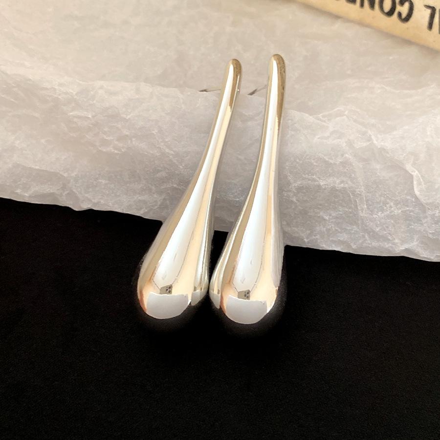 European and American silver needle smooth water drop pendant earrings simple and fashionable earrings light luxury high-end earrings design sense
