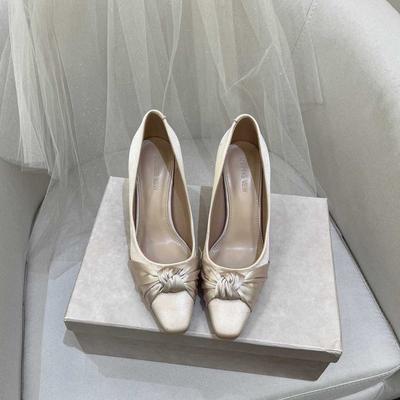 С свадебным платьем шампанского цвета туфли подружки невесты французские не уставшие ноги полные ноги широкие ноги толстые каблуки свадебные туфли высокие каблуки 2024 осень новые модели