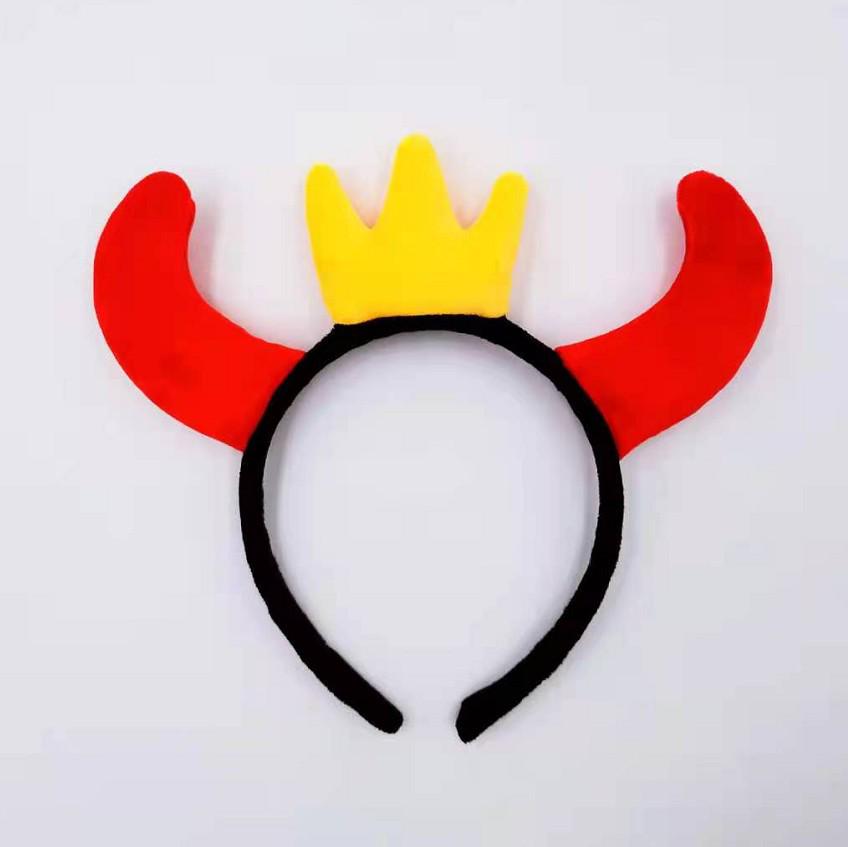 Золотой блестящий головной убор с дьявольскими рожками из пайеток для рождественского и хэллоуинского выступления.