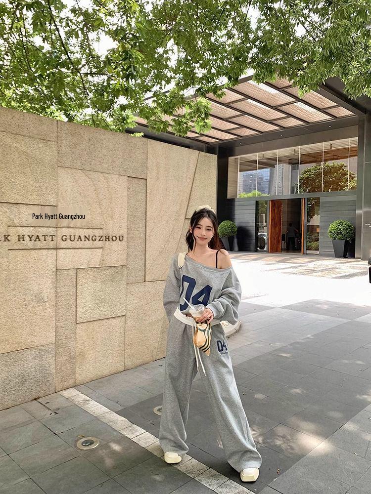 Женский осенний спортивный костюм в корейском стиле: Свободный крой и стройнящие брюки с широкими штанинами, комплект из двух предметов - Модный тренд инфлюенсеров.