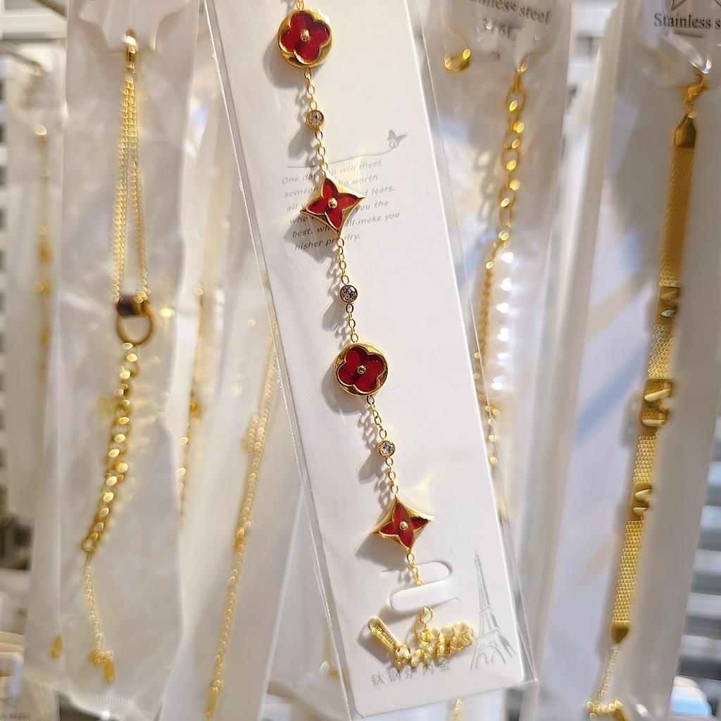 Браслет из титановой стали для купания, браслет с четырехлистным клевером, универсальный и высококлассный женский браслет