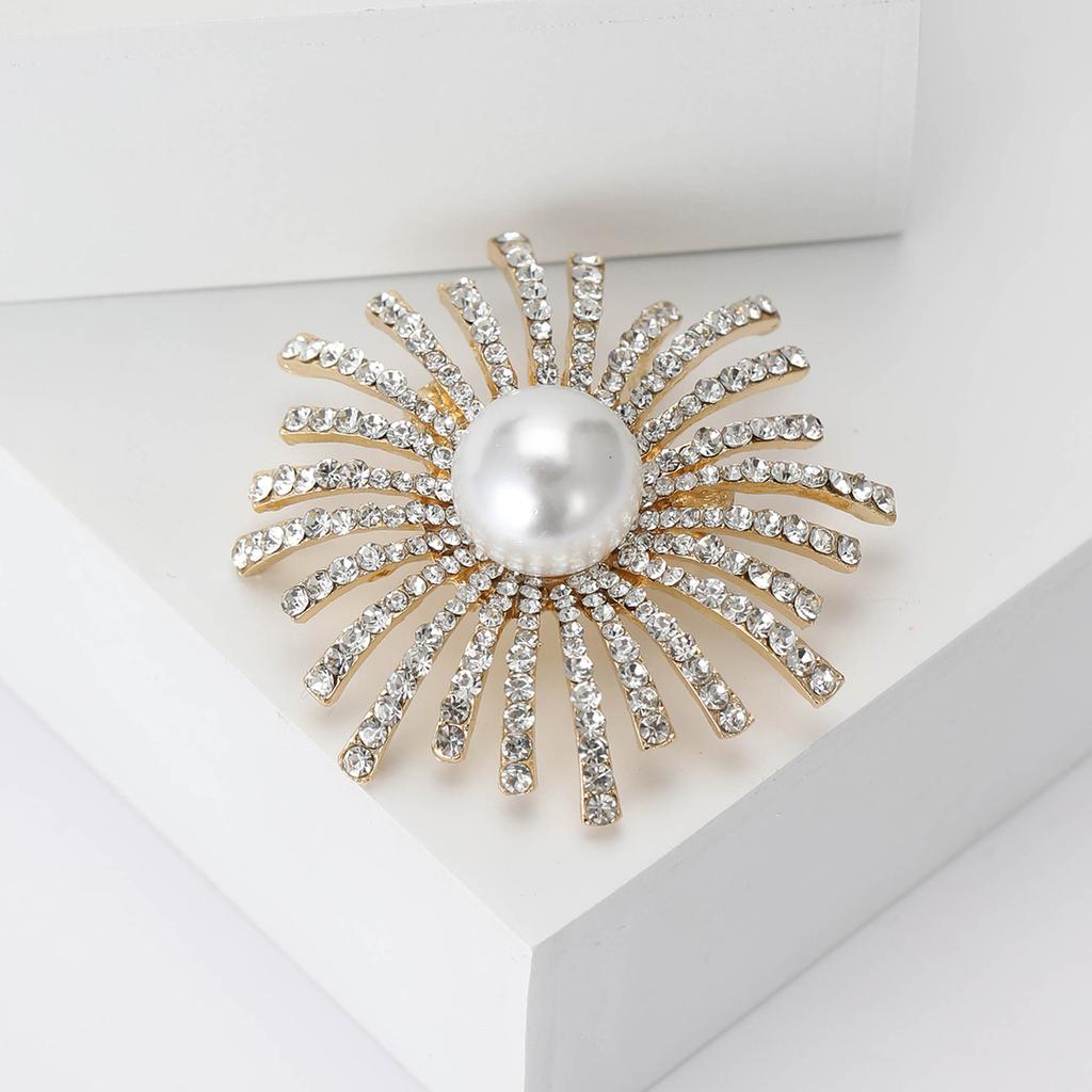 Модная темпераментная брошь в виде подсолнуха со стразами и жемчугом, простая и высококачественная женская одежда, ювелирное украшение-булавка для корсажа