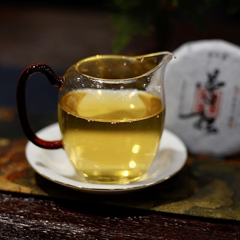 Yibang Mansong Пуэр Сырой Чайный Пирог Yiwu Семь Семян Пуэрный Чайный Пирог 100g/3.52oz