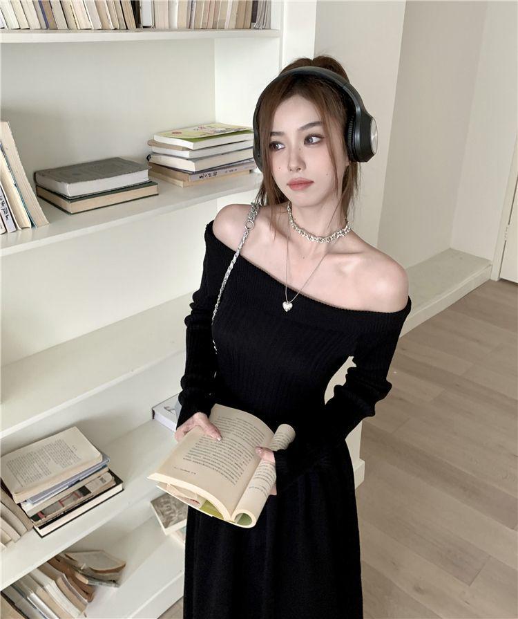 Женское французское трикотажное платье-свитер с длинным рукавом на одно плечо, приталенный осенне-зимний стиль