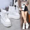 Модные ботинки на платформе 14 см Готика для женщин Шнуровка Клиновидный каблук Цепь Ботильоны до щиколотки Шипованные Короткие мотоциклетные ботинки на молнии Белые