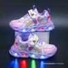 Кроссовки для девочек с подсветкой 2025 года, весна и осень, новые туфли принцессы из сетчатой кожи для маленьких девочек, мягкая подошва, детские туфли с подсветкой