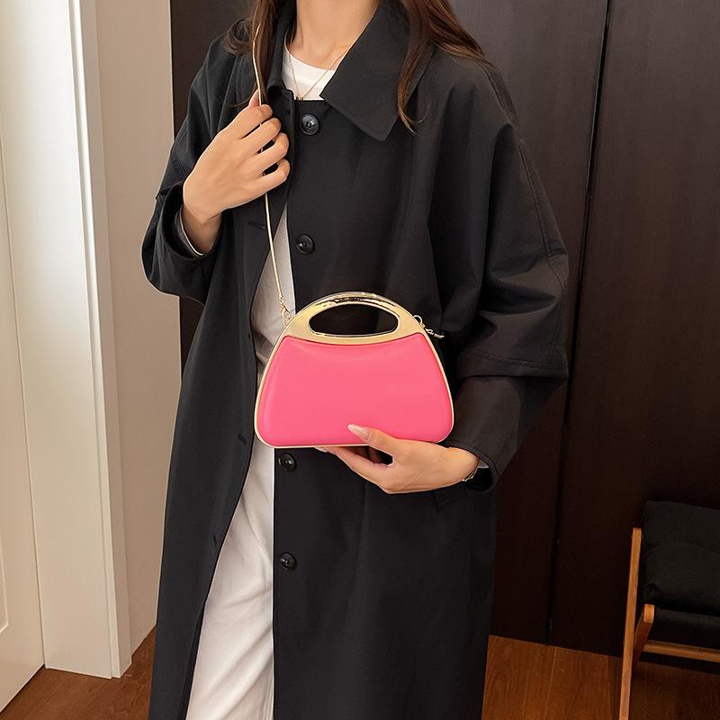 2026 New Niche Design Retro Fashionable Metal Hand-held Box Bag Chain Bar Crossbody Dinner Bag