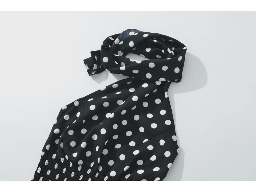 Топ-халтер в стиле ретро в горошек 2025 года + мини-юбка А-силуэта со шнуровкой и заниженной талией