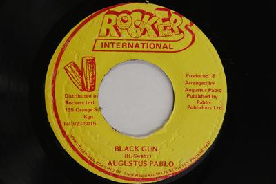 7-дюймовая пластинка AUGUSTUS PABLO Black Gun Version NONE ROCKERS INTERNA Ямайка Регги Ска Даб Б/у