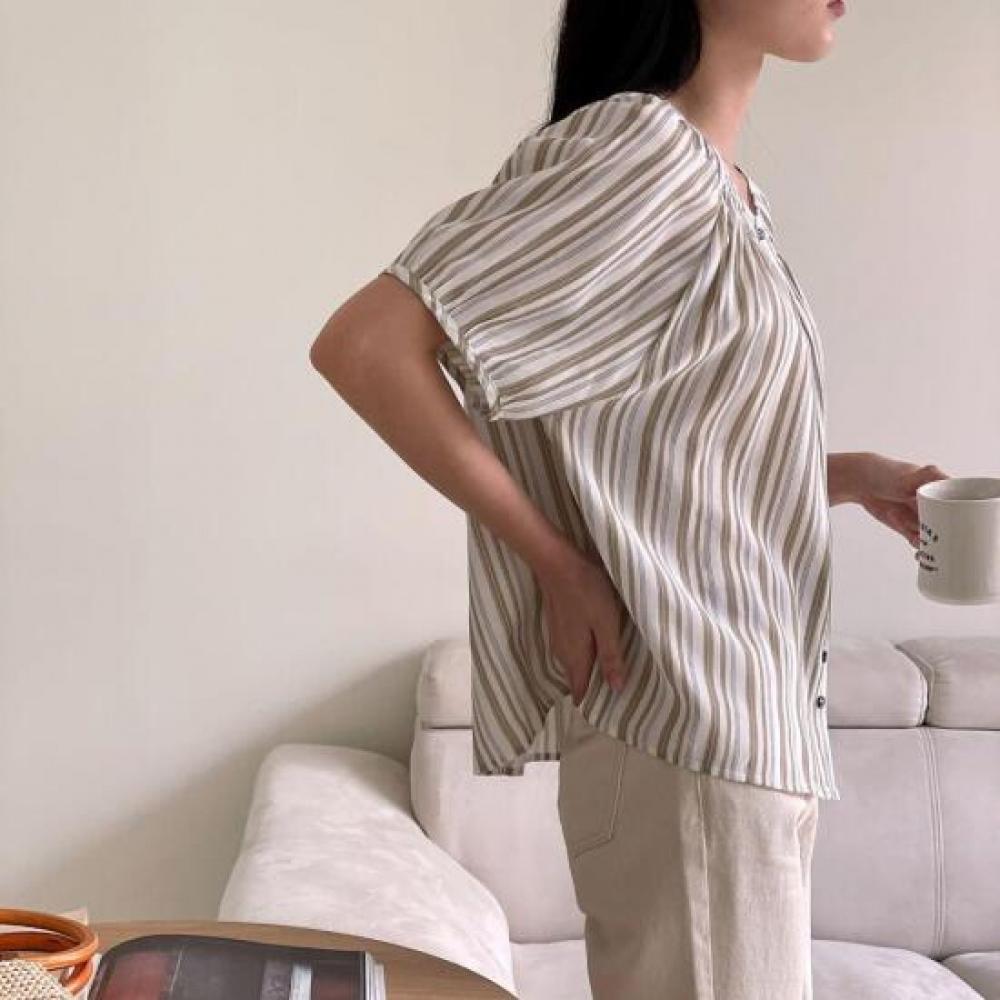 New Arrivals Open Run Women Vertical Stripe Round Neck Short Sleeve Smock Blouse