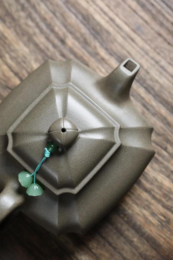 Yixing Zisha Qinghui Duan Clay Artisan Teapot - Handmade Square Cloud Steps Design High-End Tea Brewing Set