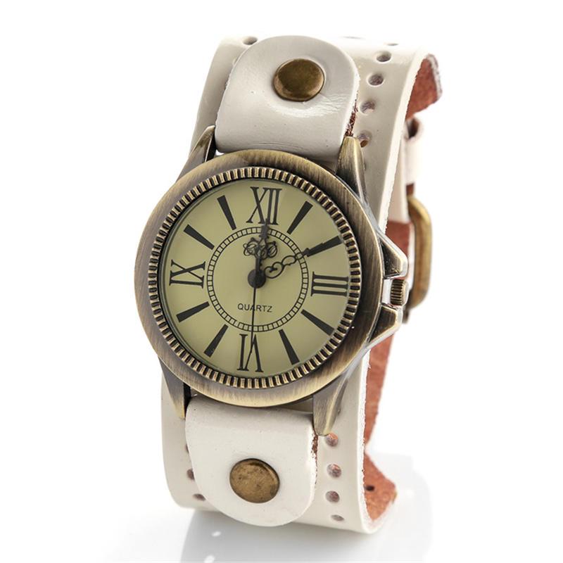 Женские кварцевые часы в ретро стиле на широком кожаном ремешке
