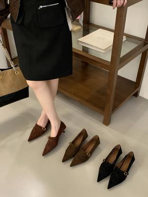 2025 новые французские туфли-лодочки нишевые тонкий каблук низкий каблук маленькие кожаные туфли острый носок темпераментные модные универсальные туфли-лодочки женские
