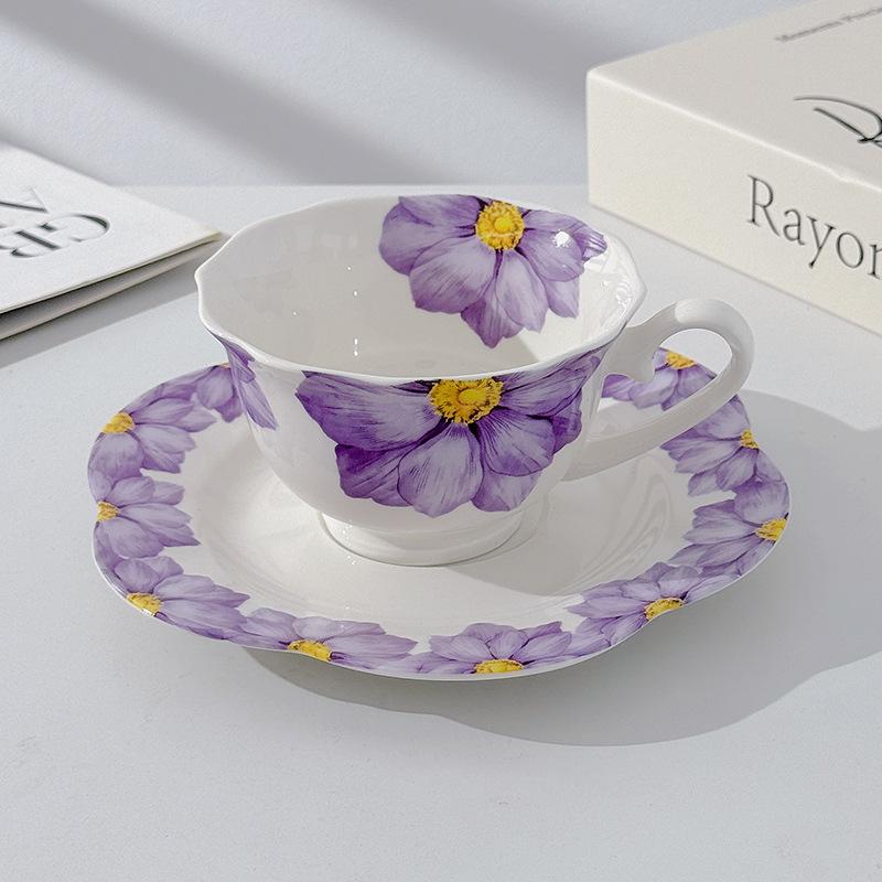 Изысканные высококачественные чашки для послеобеденного чая, ретро керамические кофейные чашки и блюдца с высокой стоимостью, дизайнерский стиль, нишевый фестиваль для девушек