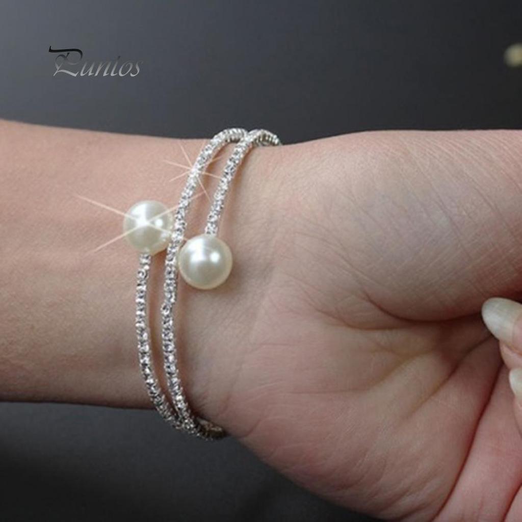 Женский брослет из горного хрусталя с имитацией жемчуга