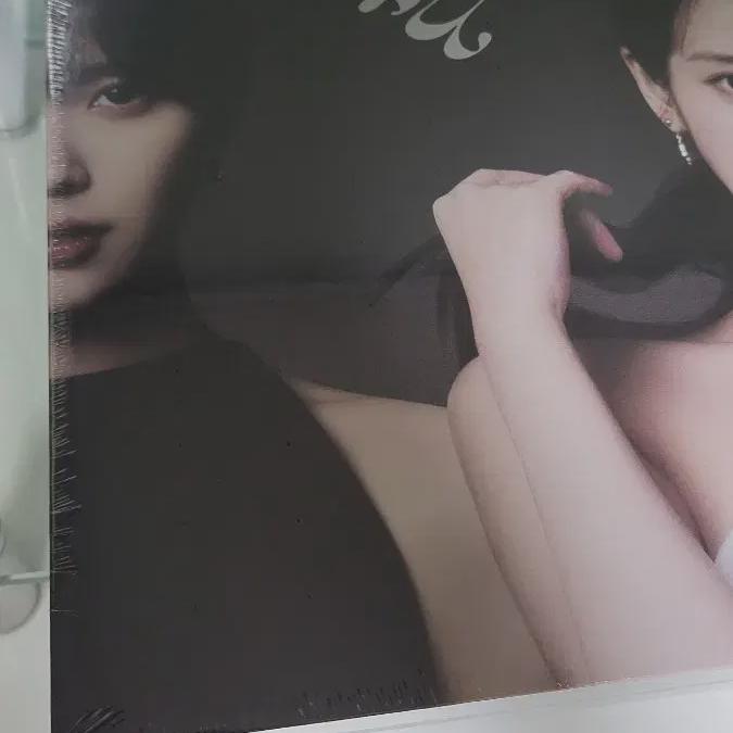 IU 2024 Season's Greetings Vinyl Unopened