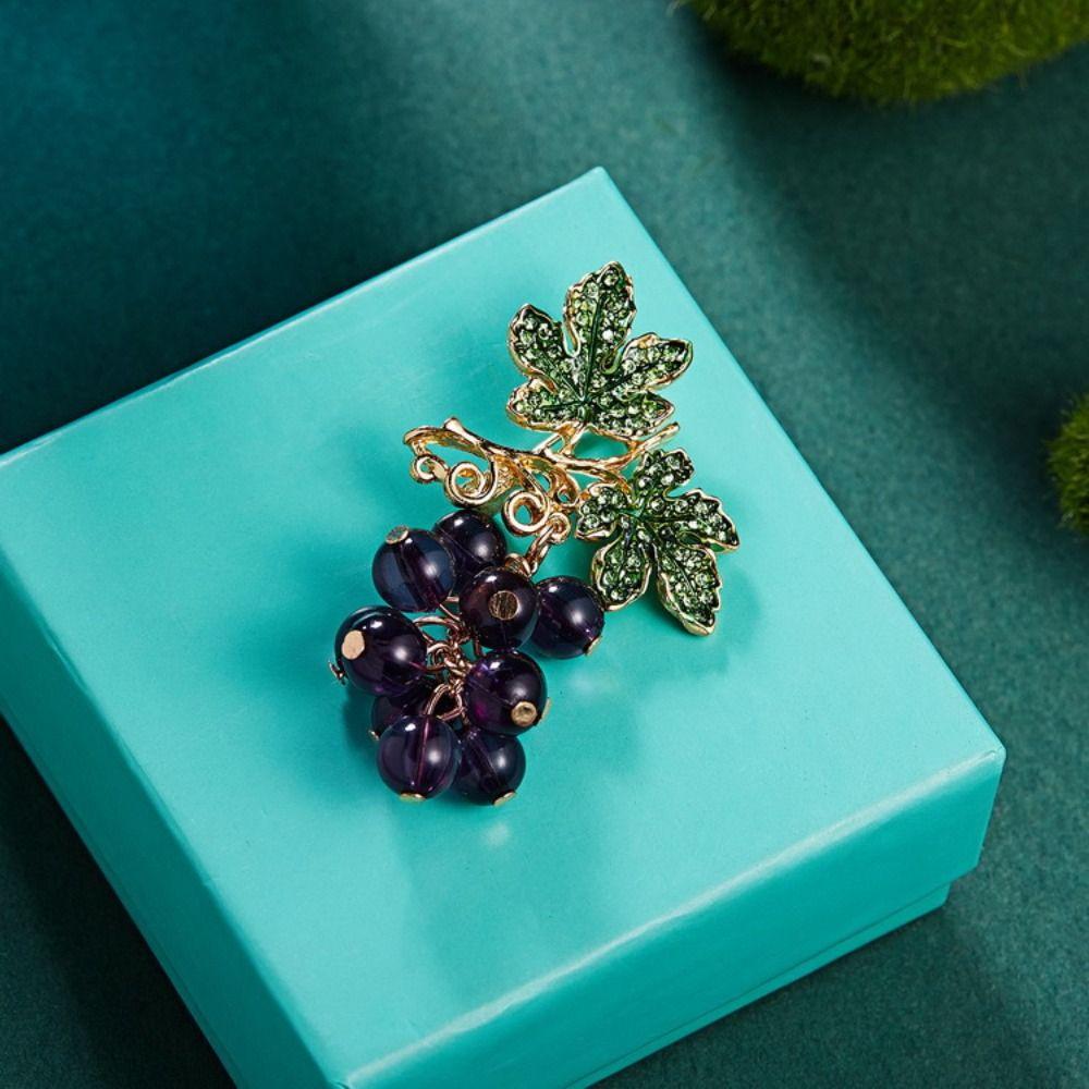 Handmade Exquisite Enamel Badge Vintage Corsage Plant Corsage Fashion Fruit Peach Brooch Party