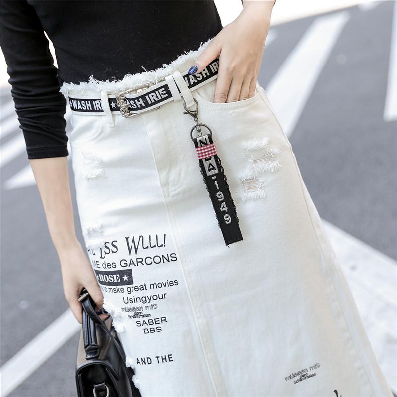 Длинная джинсовая юбка с высокой талией, потертым дизайном и принтованной графикой