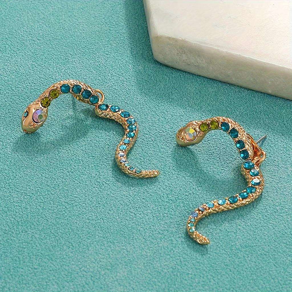 Куртки со змеиными ушками синего цвета со стразами — креативные женские серьги в стиле панк