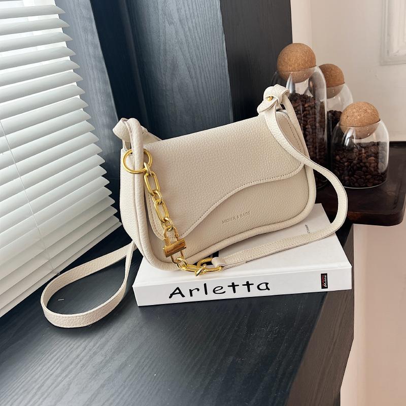 Korean Fashion Casual One Shoulder Small Bag for Women 2023 New Simple Small Square Bag with High Quality and Versatile Underarm Bag