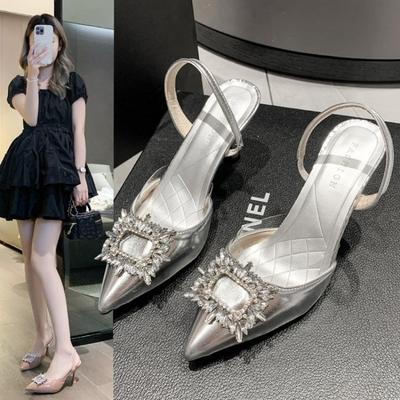 Брендовые дизайнерские серебристые босоножки на высоком каблуке, женские летние босоножки с квадратной пряжкой и кристаллами, женские туфли с острым носком и открытой пяткой, туфли для вечеринки