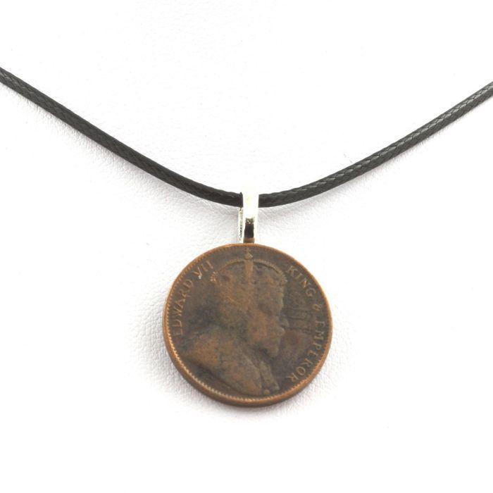 Pierres et Minéraux. Collier pièce de monnaie Sri Lanka 1 cent. Cordon noir.