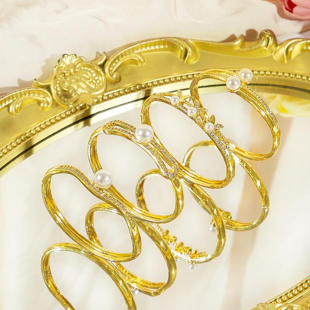 CMM Разнообразие выбора ювелирных изделий Искусственный жемчуг Золотые браслеты из циркония Браслет с подвесками Банкетные вечеринки Свадебные украшения Аксессуары для женщин