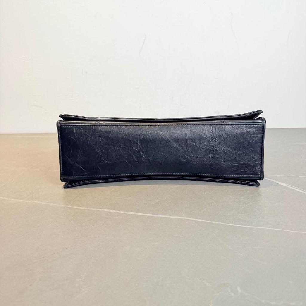 [Pre-Owned] Crush Matte Pillow Bag Niki Bag Leather Chain Shoulder Bag Medium - Excellent #P0NRN7