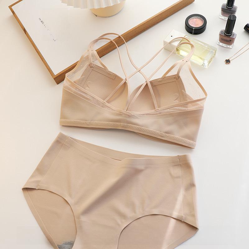 Japanese Light Cotton Lace Seamless Push-Up Bra Set with Front Buckle and Stylish Back Design