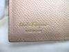 Подлинный кошелек Salvatore Ferragamo Gancini бежевого цвета из кожи золотого цвета H/W Bifold #a194, восстановленный