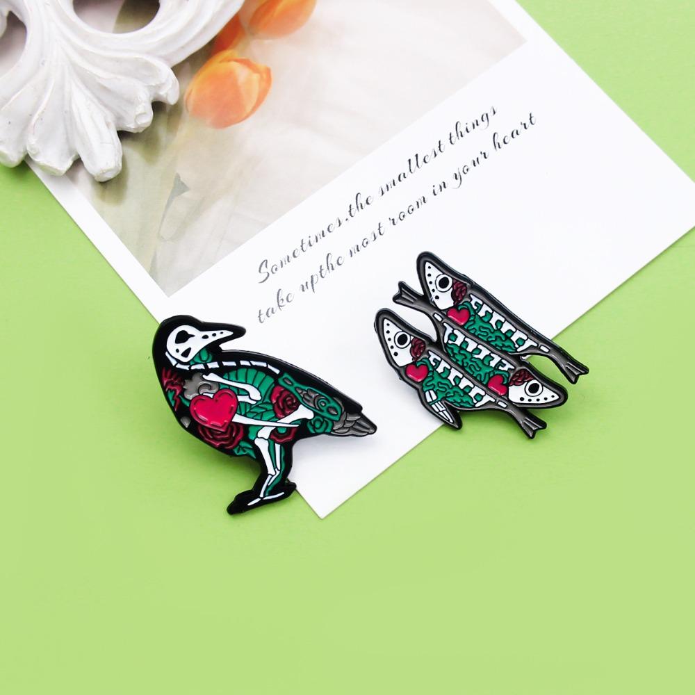 Брошь из цинкового сплава в виде мультяшного животного, жуткая кость животного, ювелирные изделия на Хэллоуин