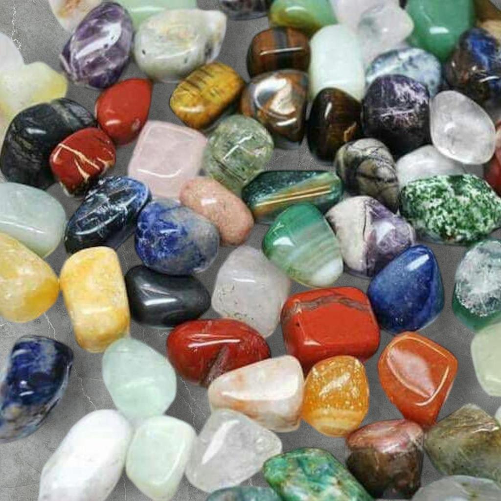 Обработанные кристаллы, настоящие полированные камни, смешанные драгоценные камни, прекрасные драгоценные камни со всего мира. Смешанные лоты драгоценных камней.