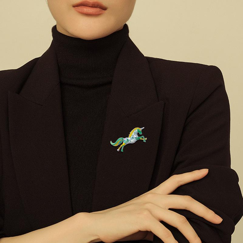 Ретро Мода Мультяшный Сплав Эмаль Единорог Лошадь Брошь Лацкан Значок Для Женской Одежды Ювелирные Аксессуары Подарок