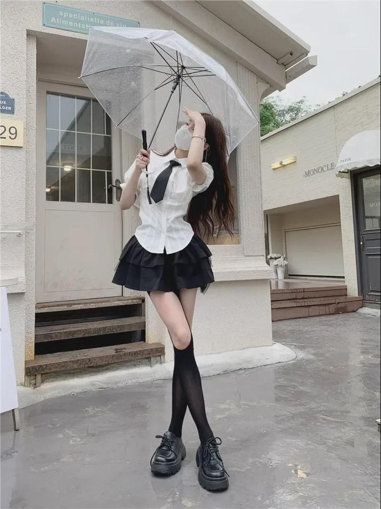 Женская миниатюрная черная юбка А-силуэта с высокой талией и бедрами - стиль колледжа, лето 2025 г.