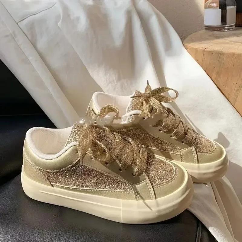 Модные летние женские блестящие низкие кроссовки, новые туфли на шнуровке и платформе для увеличения роста, для женщин, повседневная женская обувь для ходьбы