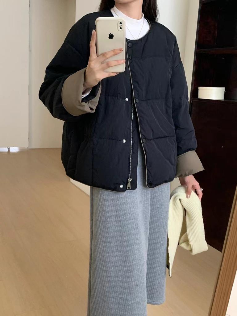 2024 осень и зима новый свободный однобортный пуховик с круглым вырезом в тон цвета небольшой простой короткий женский пуховик