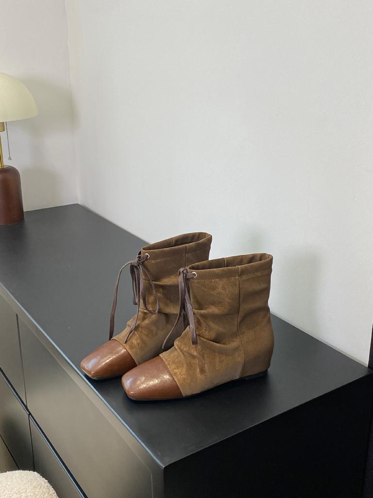 Inner heightening medium boots women's autumn and winter new square head splicing pleated drawstring wide tube fashion boots