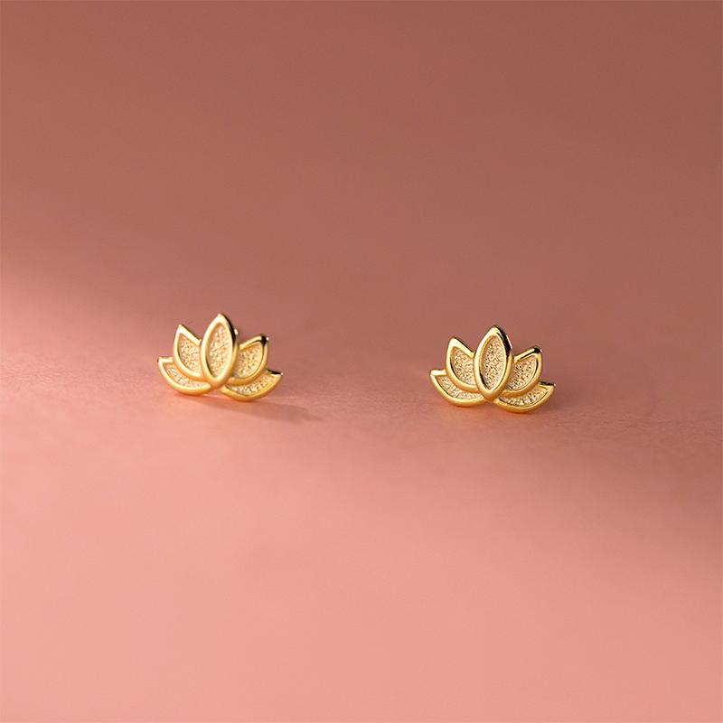 WANTME 925 Silver Fashion Vintage Lotus Flower Statement Gold Small Stud Earrings for Women Elegant Chic Party Jewelry