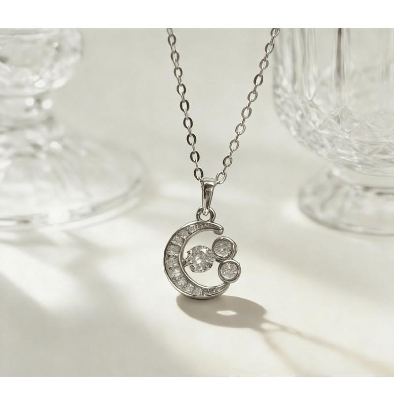 Womens Moon Pendant Necklace Clavicle Chain Light Luxury Fine Jewelry Small Chic Design