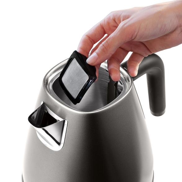De longhi kbin2001 kettle. tb distinta titanium