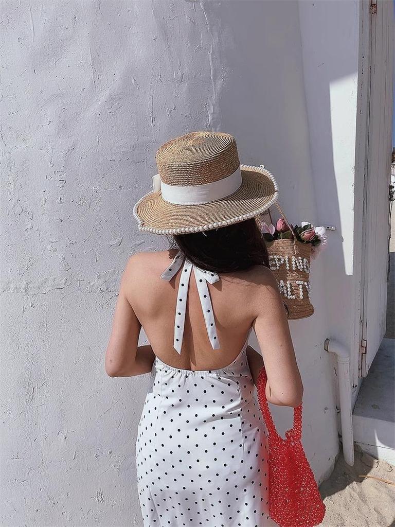 Женское белое платье-халтер в горошек - Французский стиль, без рукавов, V-образный вырез, А-силуэт, короткая юбка