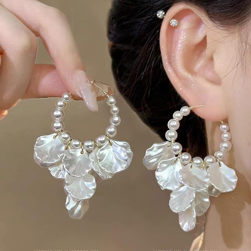 1pair Tassel Earrings Imitation Pearl Flowers Fringe Long Dangle Earrings For Women Elegant Temperament Dainty Luxury Jewelry
