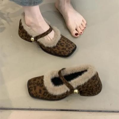 Модная обувь Мэри Джейн на толстом каблуке с сумкой на носке, 2025 новинка, элегантные замшевые туфли с французским темпераментом, плюшевые ленивые пушистые туфли