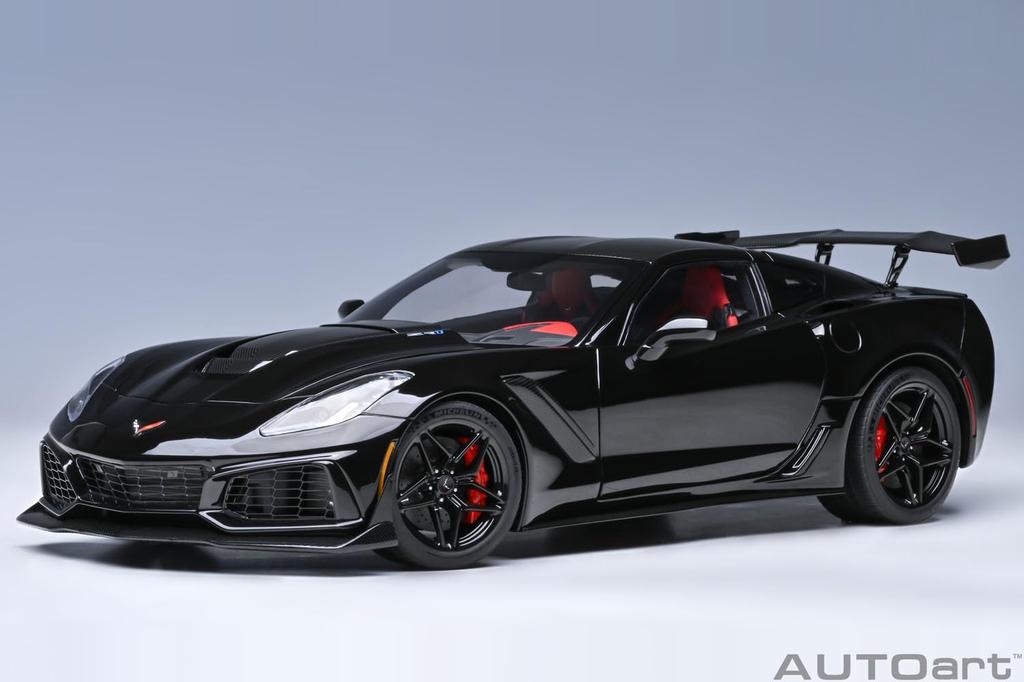 AUTOart Chevrolet Corvette ZR1 Black Finished Product 1/18 (C7)