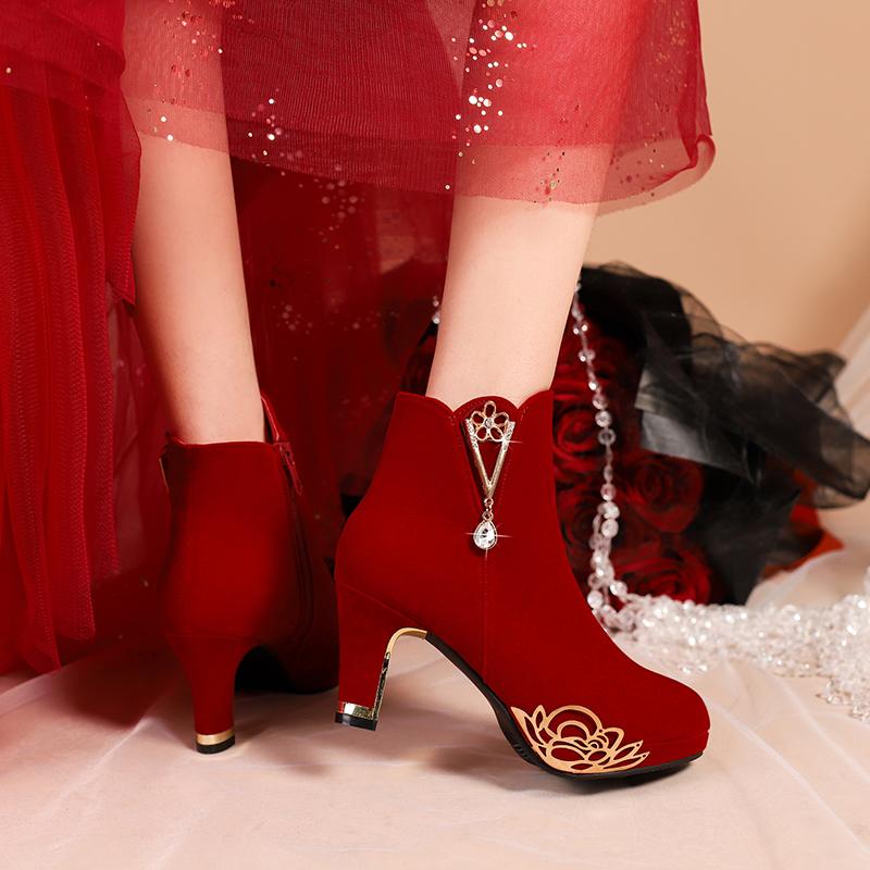 Свадебные красные туфли зимние Xiuhe толстый каблук свадебное платье китайские свадебные туфли женские сапоги свадебные туфли на высоком каблуке 2024 новый красный