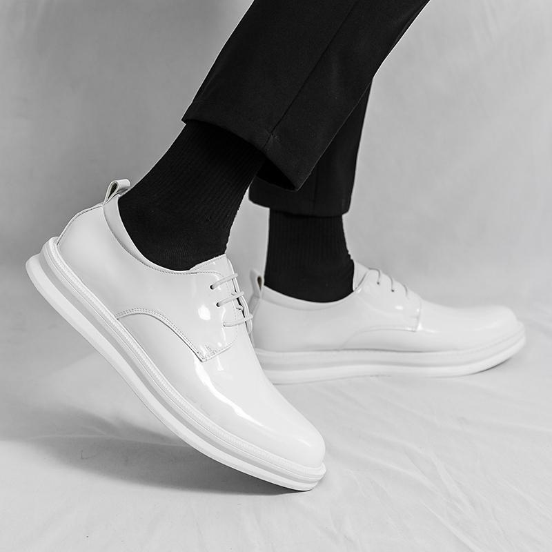 Модная классическая мужская повседневная кожаная обувь Белая обувь на толстой подошве, износостойкая, из глянцевой кожи, Высококлассная банкетная мужская формальная обувь