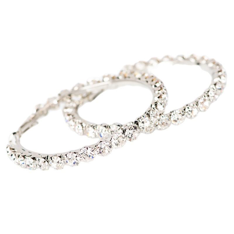 Трендовые круглые серьги-кольца с цирконом - Женские модные аксессуары